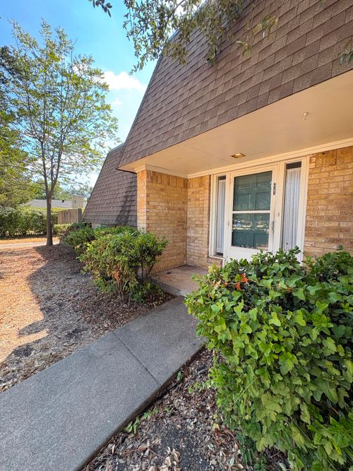 2205 Bowling Green St, Denton, TX, 76201-0701 | Card Image