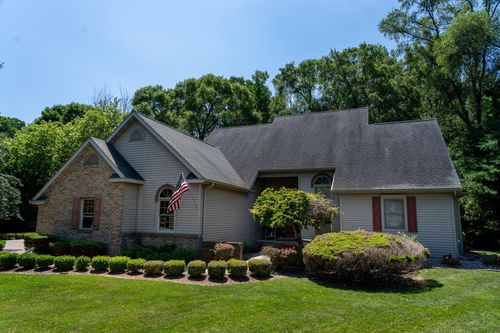 3106 Hunters Trl, Mount Pleasant, MI, 48858-8802 | Card Image
