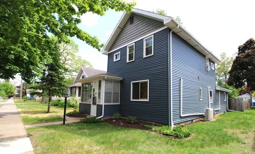 421 E Sanborn St, Winona, MN, 55987-4045 | Card Image