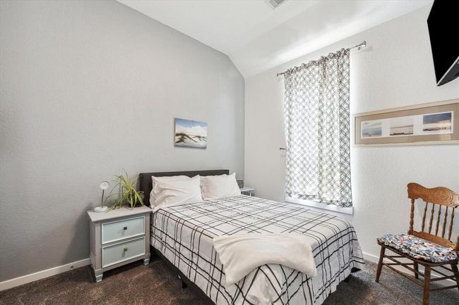 guest room | Image 21
