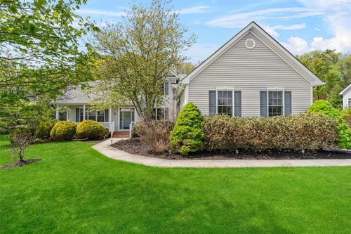197 Country Club Rd, East Fishkill, NY, 12533-6217 | Card Image