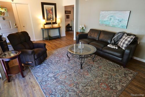 1227 N Jackson St, Lapeer, MI, 48446-1209 | Card Image