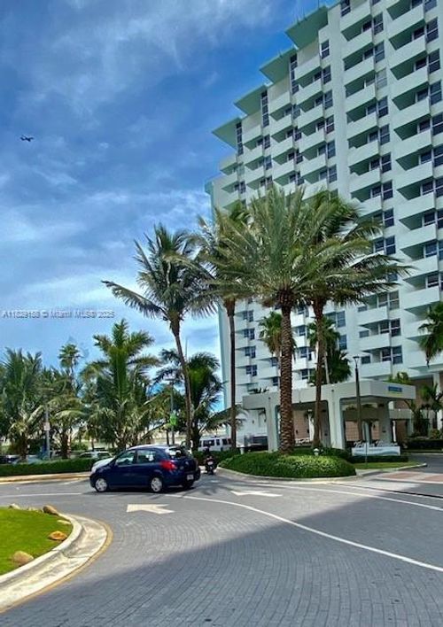 apt-1040-2899 Collins Ave, Miami Beach, FL, 33140-4451 | Card Image