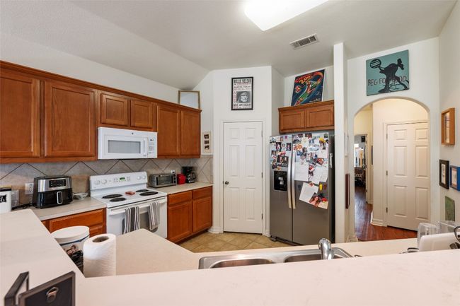 B - 1002 Castile Rd, Home with 3 bedrooms, 2 bathrooms and 3 parking in Austin TX | Image 21