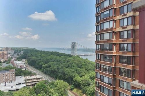 100 Old Palisade Rd, Fort Lee, NJ, 07024-7064 | Card Image