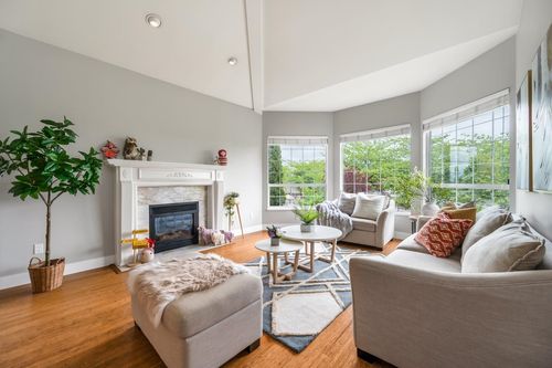 9116 Briar Rd, Burnaby, BC, V3N4W8 | Card Image