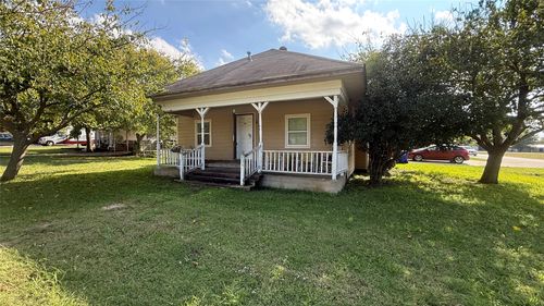 441 W Lake St, Krum, TX, 76249-5103 | Card Image