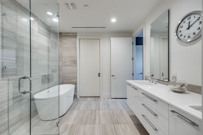 Bedroom with visible vents, a ceiling fan, and baseboards | Image 22