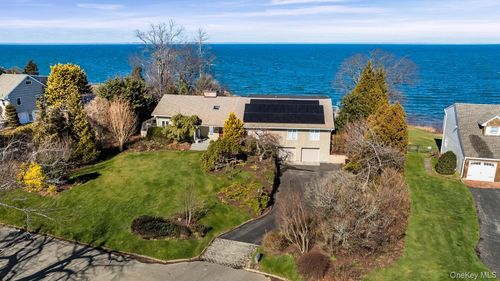 11 Seacliff Ln, Miller Place, NY, 11764-1529 | Card Image