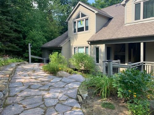 11-4031 Grandview Forest Hill Dr, Huntsville, ON, P1H2J5 | Card Image