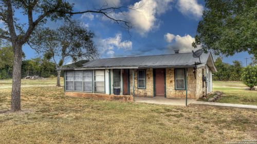 201 W 7th St, Leakey, TX, 78873 | Card Image
