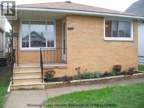 1635 Elsmere Ave, Windsor, ON, N8X4H5 | Card Image