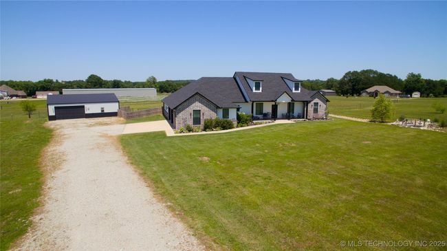 110 W Zachry Ln, House other with 3 bedrooms, 3 bathrooms and null parking in Stigler OK | Image 39