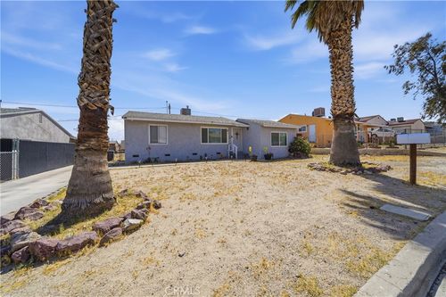 571 Lillian Dr, Barstow, CA, 92311-3007 | Card Image