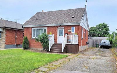 384 Talbot St, House other with 3 bedrooms, 2 bathrooms and 3 parking in Hamilton ON | Image 2