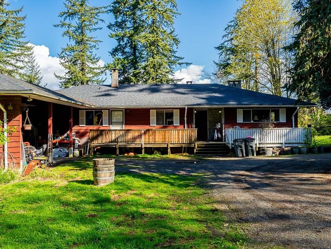 18495 0 Avenue, House other with 5 bedrooms, 2 bathrooms and 10 parking in Surrey BC | Image 2