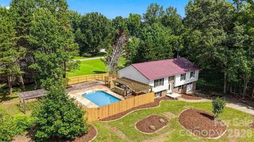 1257 Canseco Ln, Hickory, NC, 28602-9711 | Card Image