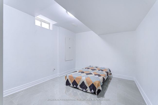 27 Beresford Cres, House other with 5 bedrooms, 4 bathrooms and 4 parking in Brampton ON | Image 36