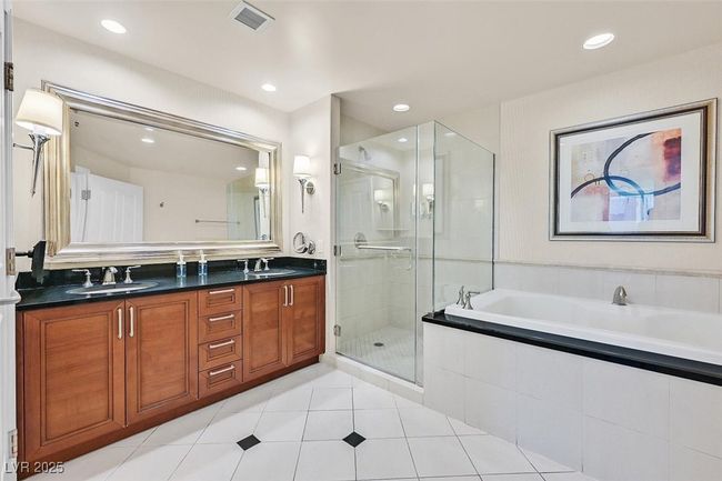 Bathroom | Image 28