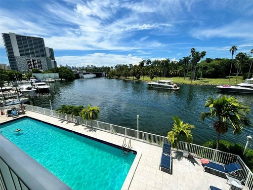 apt-323-1740 Nw North River Dr, Miami, FL, 33125-2358 | Card Image