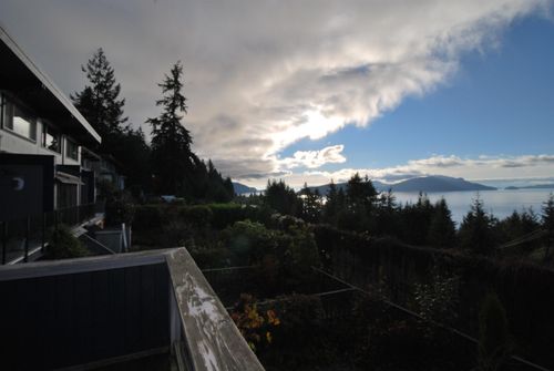 410 Crosscreek Rd, Lions Bay, BC, V7W | Card Image