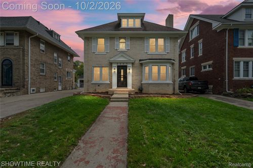 2437 Longfellow St, Detroit, MI, 48206-2055 | Card Image