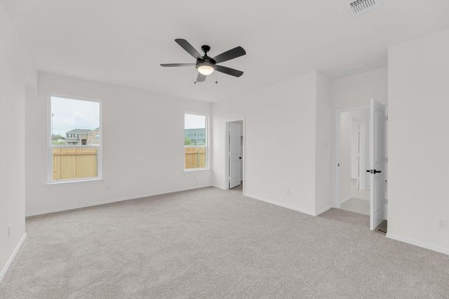 15009 Kiger Mustang Dr, House other with 4 bedrooms, 2 bathrooms and 2 parking in Manor TX | Image 15