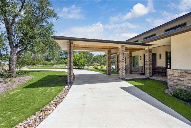 Circular driveway with Portecochere | Image 23