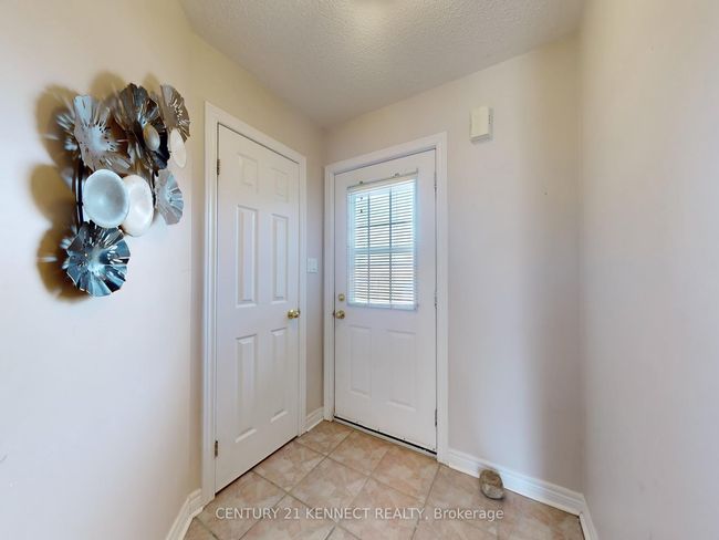 249 Stanley St, House attached with 3 bedrooms, 3 bathrooms and 2 parking in Barrie ON | Image 4