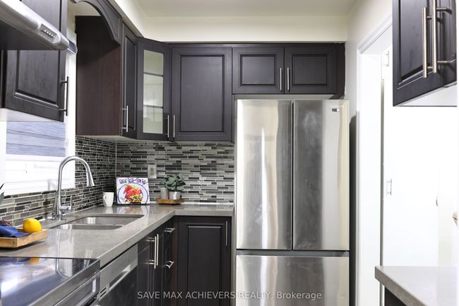 3 Gold Finch Crt, House other with 3 bedrooms, 2 bathrooms and 2 parking in Brampton ON | Image 8