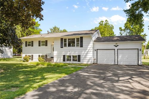 22 Watch Hill Dr, Rochester, NY, 14624-3635 | Card Image