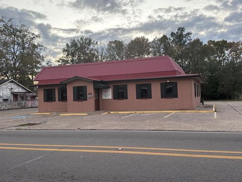 515 S High School Ave, Columbia, MS, 39429-2915 | Card Image