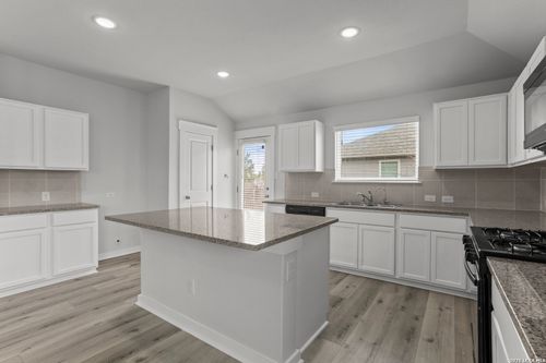 4837 Park Gln, Marion, TX, 78124-4059 | Card Image