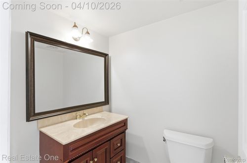 1629 Brentwood Dr, Troy, MI, 48098-2716 | Card Image