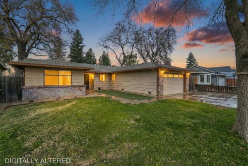 1335 Molly Ave, Woodland, CA, 95776-4242 | Card Image