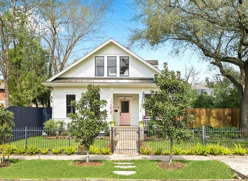 221 E 12th St, Houston, TX, 77008-7037 | Card Image