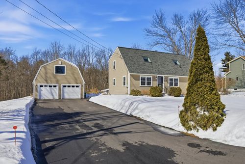 11 Ryan Cir, Rochester, NH, 03867-3351 | Card Image
