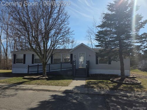 167 Laurel Leah, Oxford Charter Township, MI, 48462 | Card Image