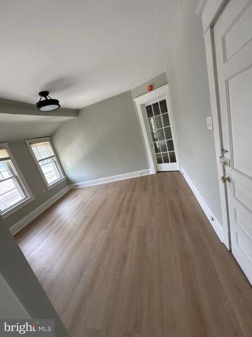 apt-6-40 Pierce St, Kingston, PA, 18704-4620 | Card Image