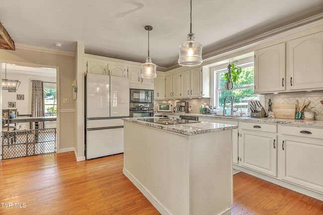 22643 Twin Oaks Rd, House other with 5 bedrooms, 4 bathrooms and null parking in Abingdon VA | Image 12