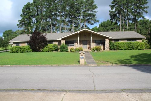 901 N 14th St, Nashville, AR, 71852-3658 | Card Image