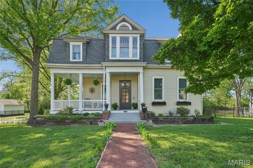 33 Laclede Station Rd, Webster Groves, MO, 63119-4282 | Card Image