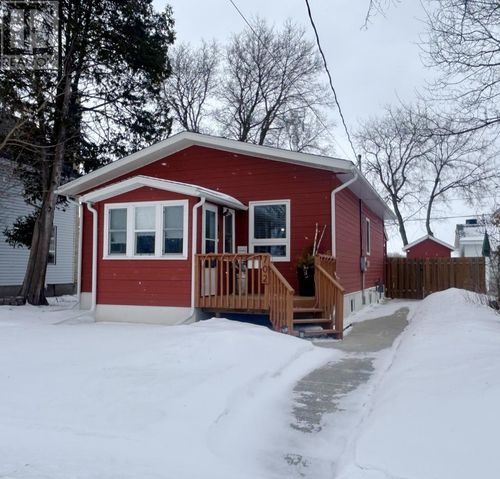 702 Armit Ave, Fort Frances, ON, P9A2J1 | Card Image