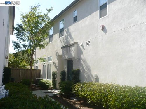16861 Wren Haven Way, San Diego, CA, 92127-3341 | Card Image