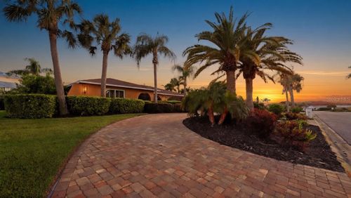 7137 Westmoreland Dr, SARASOTA, FL, 34243-1453 | Card Image