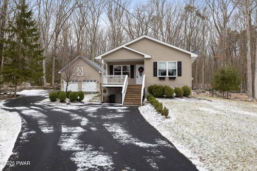 32 Meadows Drive, Hawley, PA, 18428 | Card Image