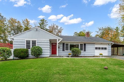 5 Fleetwood Dr, Sandy Hook, CT, 06482-1114 | Card Image