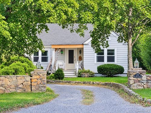 275 Main Bayview Road, Southold, NY, 11971 | Card Image