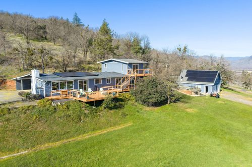 6251 Ventura Ln, Central Point, OR, 97502-9355 | Card Image