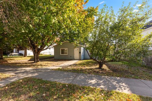 216 7th St Ne, Staples, MN, 56479-2410 | Card Image